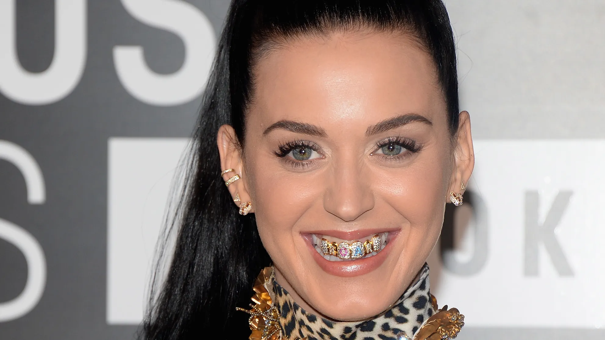 Gioielli per i denti: dalla sicurezza all’igiene, al costo