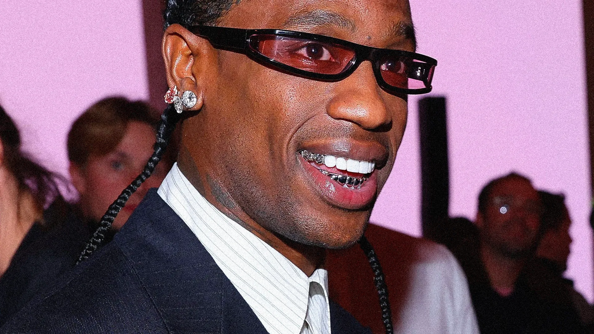 La nuova era dei grillz è iniziata e ora parliamo di piccole opere d’arte personalizzate